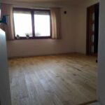 Dubové masívne parkety v hrúbke 15mm vhodné na podlahové kúrenie, povrchová úprava prírodný olej a jemný kartáč.