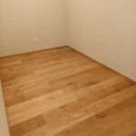 Dub vrstvená parketa, prírodný olej, triedenie rustik, kartáč a 4V hrany