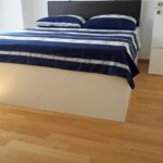 Dubové klasické masívne parkety lakované hrubé 22mm, renovácia parkiet brúsením, montáž do stromčeka alebo do vzoru remeň.