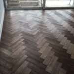 Dubové stromčekové masívne podlahy, hlboko rustikálne kartáčované podlahy, vhodné na podlahové kúrenie